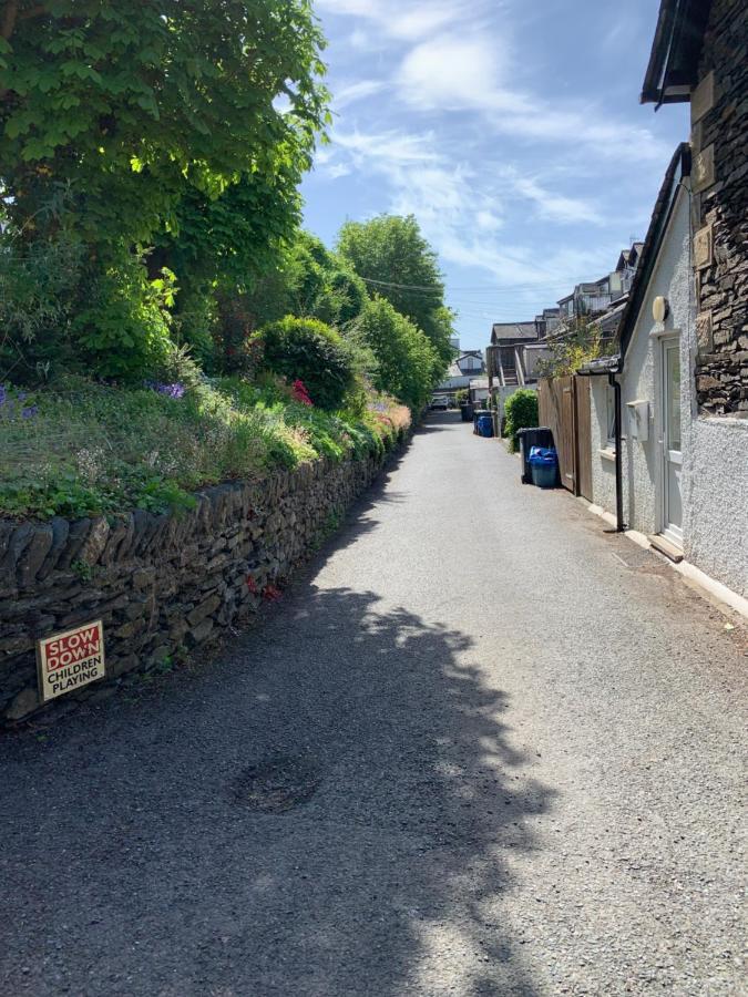 Lola'S Loft With Lake Views - Central Bowness - Pet Friendly 外观 照片