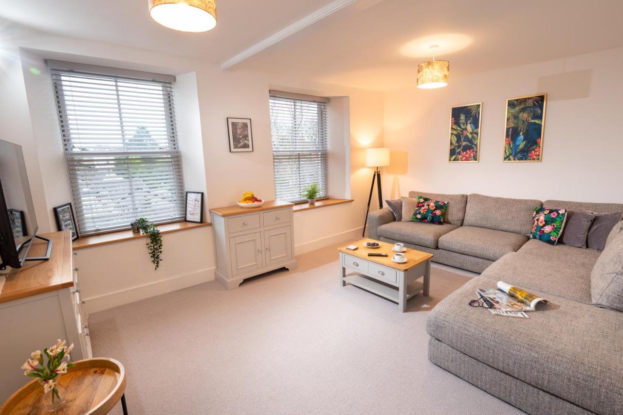 Lola'S Loft With Lake Views - Central Bowness - Pet Friendly 外观 照片