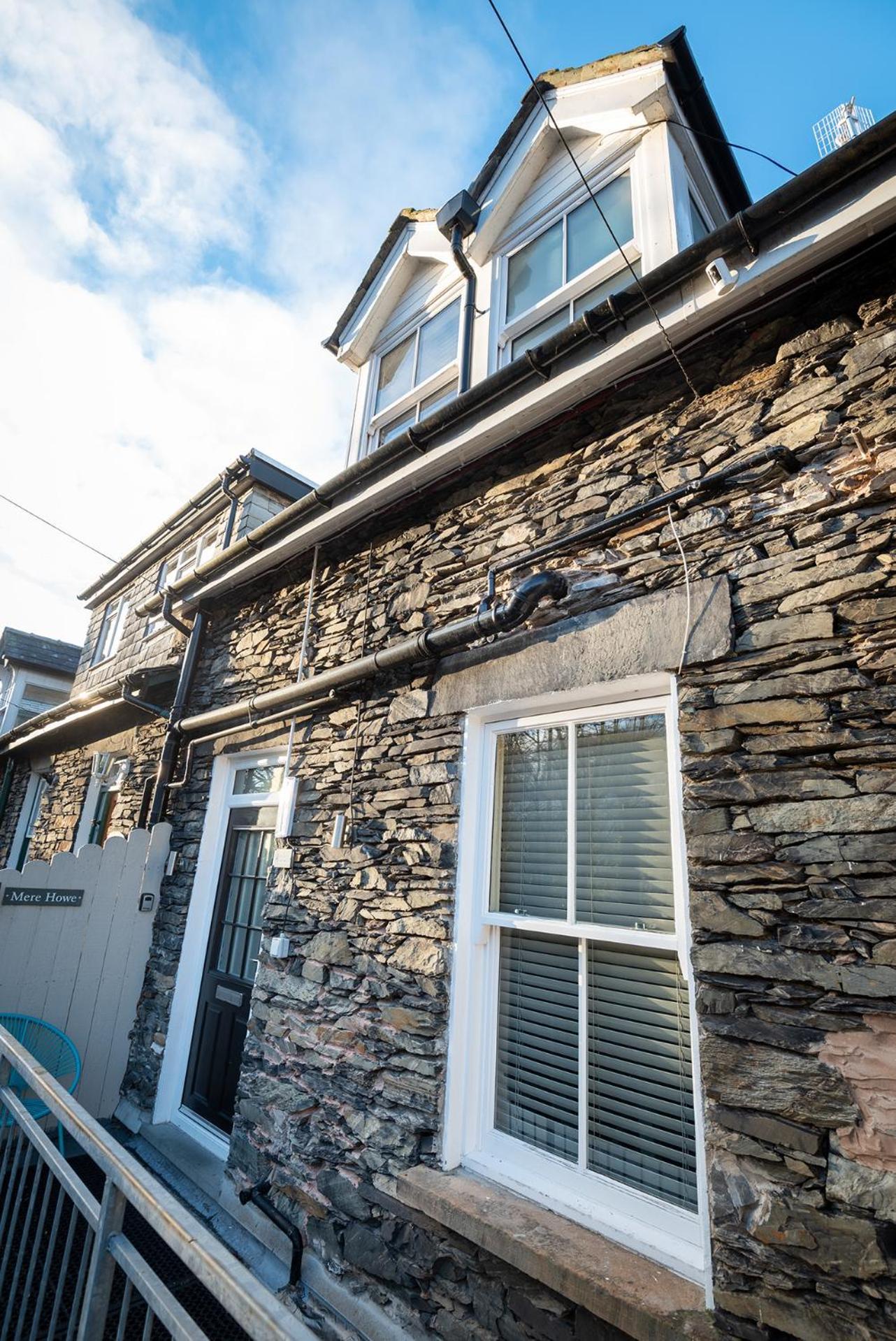 Lola'S Loft With Lake Views - Central Bowness - Pet Friendly 外观 照片